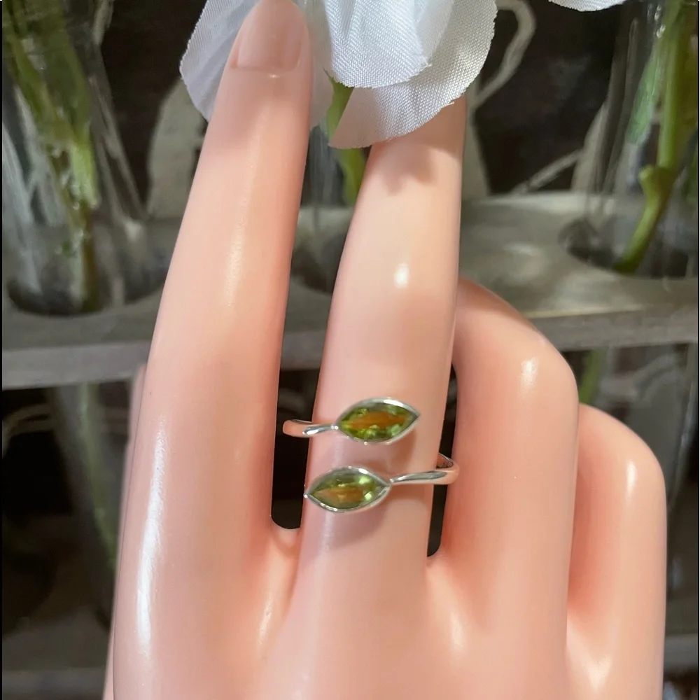 New Gorgeous 925 Silver Natural Peridot Ring
